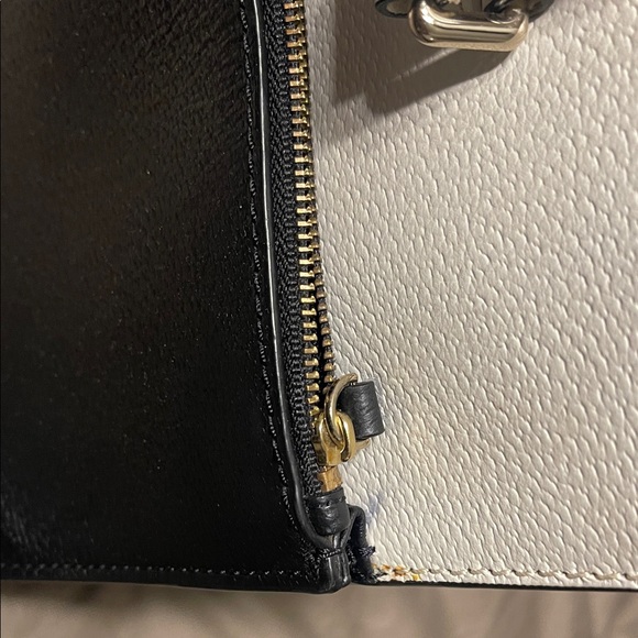 Elegant Black and White Kate spade purse with wallet - Picture 8 of 13